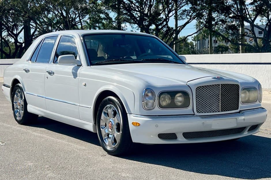 2000 Bentley Arnage sold for $11,800