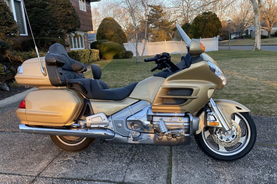 2006 Honda Gold Wing sold for $10,000