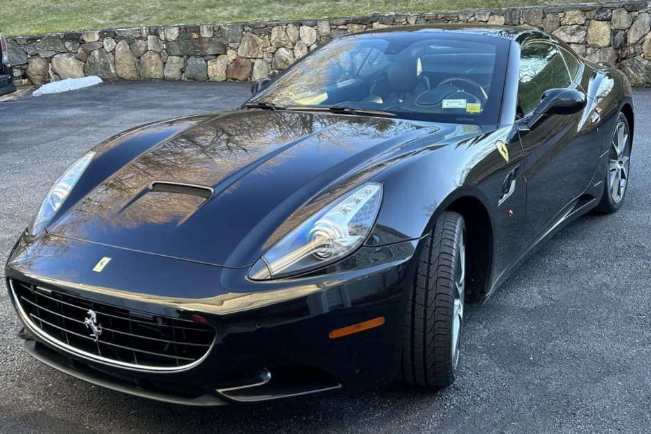 2012 Ferrari California sold for $81,000