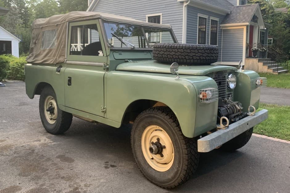 1958 Land Rover Series 88 sold for $18,250
