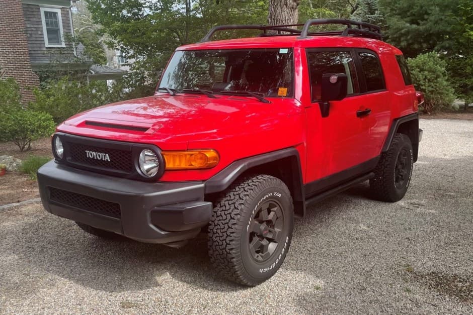 2012 Toyota FJ Cruiser sold for $31,750