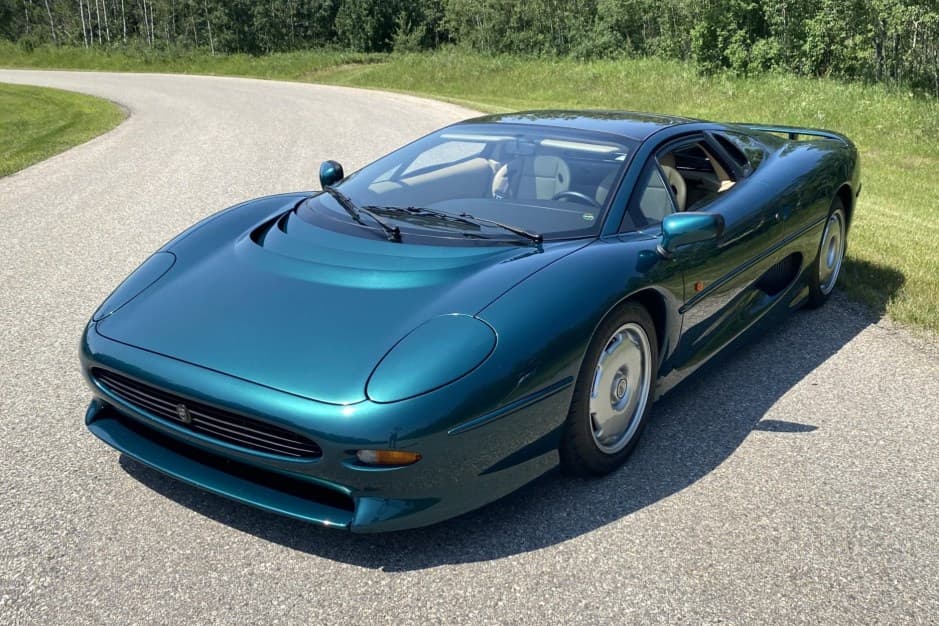 Jaguar XJ220