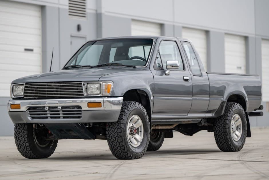 1990 Toyota Pickup (N80/90/100/110 1989-1997) sold for $10,100