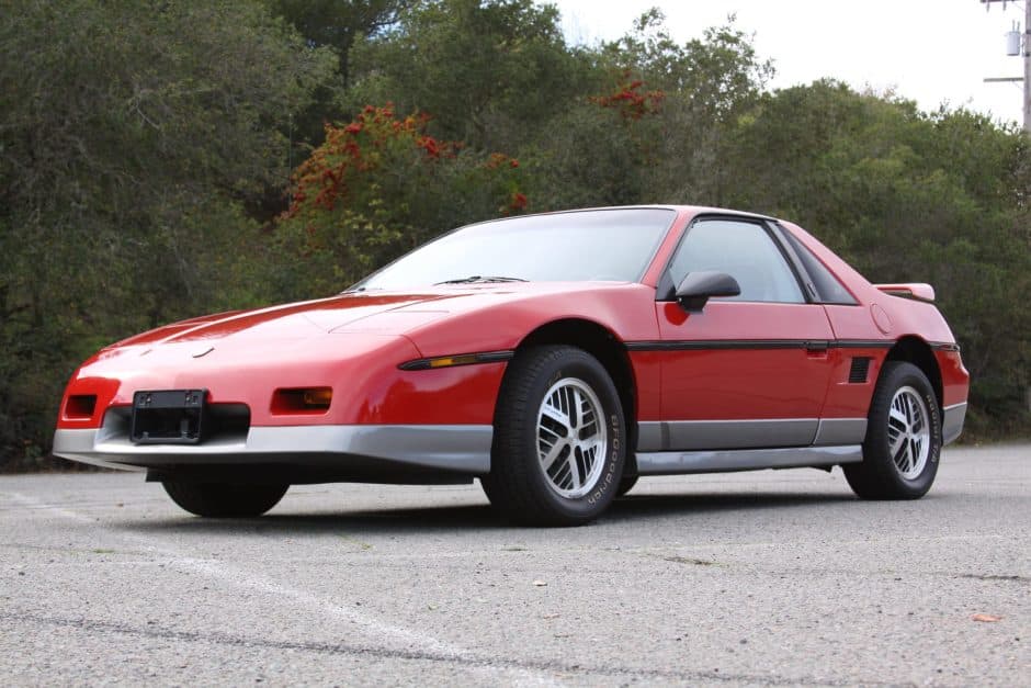 1985 Pontiac Fiero sold for $10,420