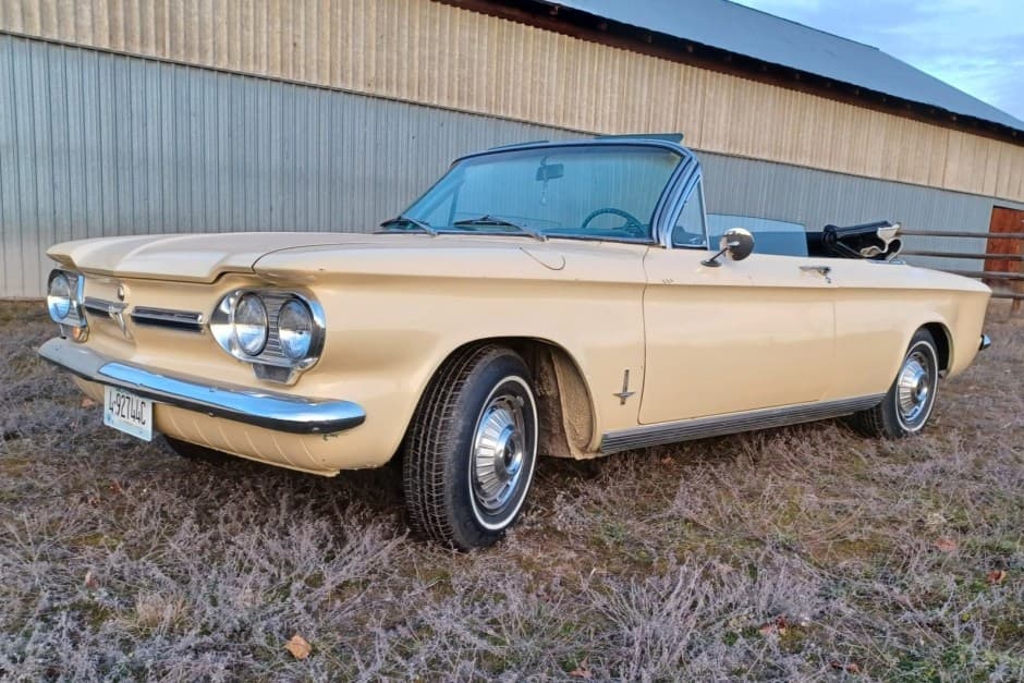1962 Chevrolet Corvair (1960-1964) sold for $6,400