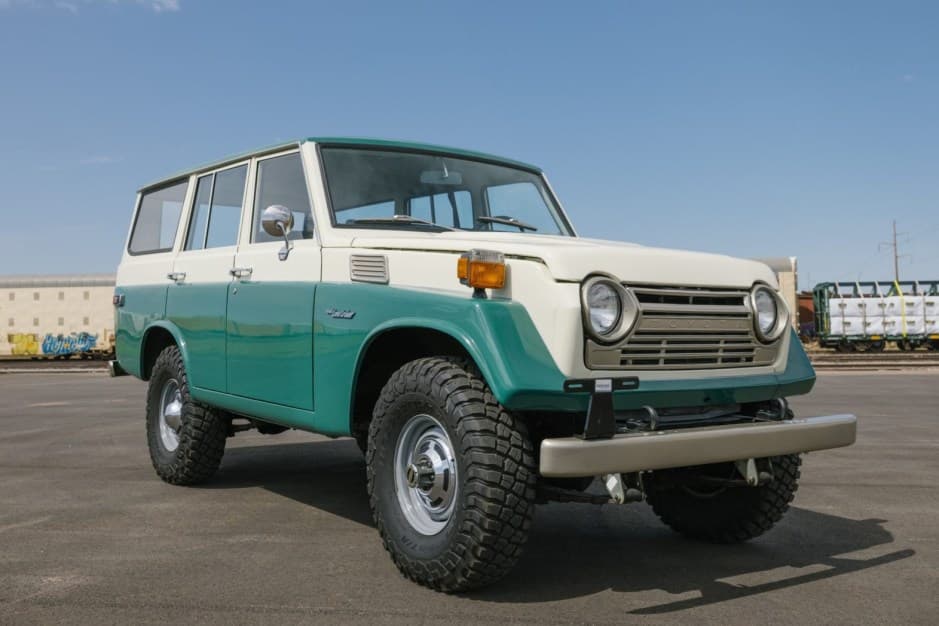 1976 Toyota Land Cruiser FJ55 sold for $82,500