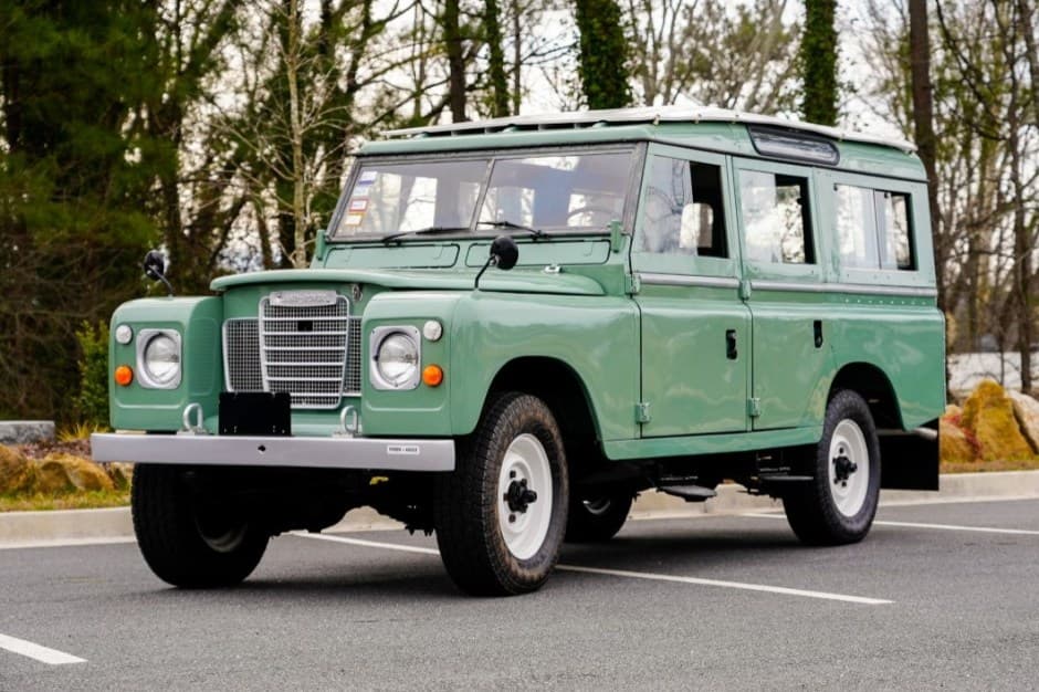 1978 Land Rover Series 109 sold for $24,500