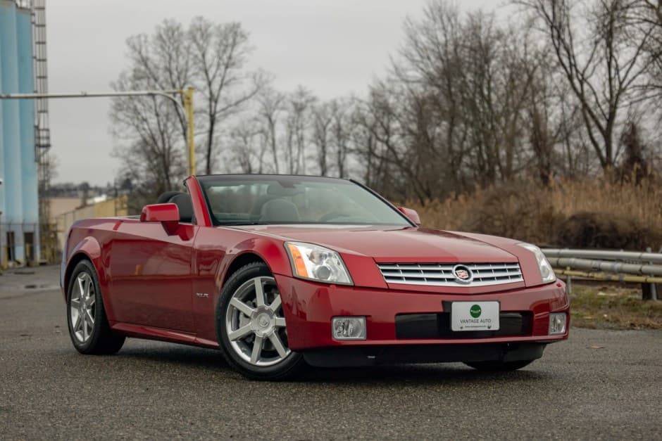 2005 Cadillac XLR sold for $32,000