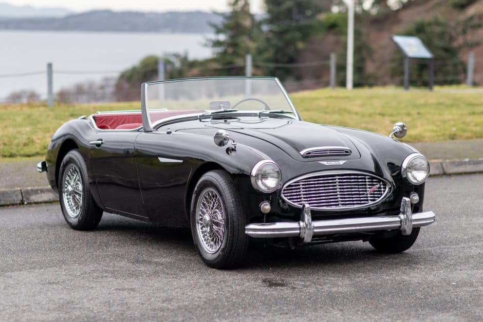 1961 Austin-Healey 3000 sold for $33,000
