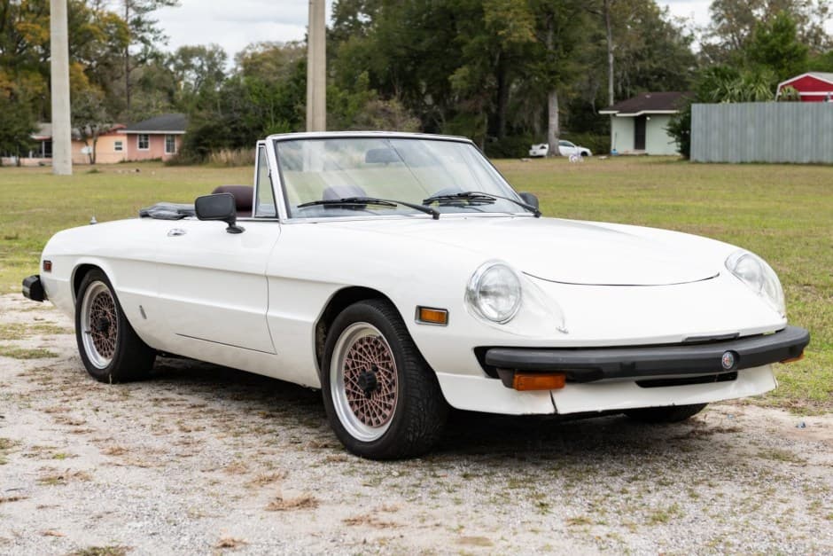 1977 Alfa Romeo 105/115 Spider Series 2 sold for $7,100