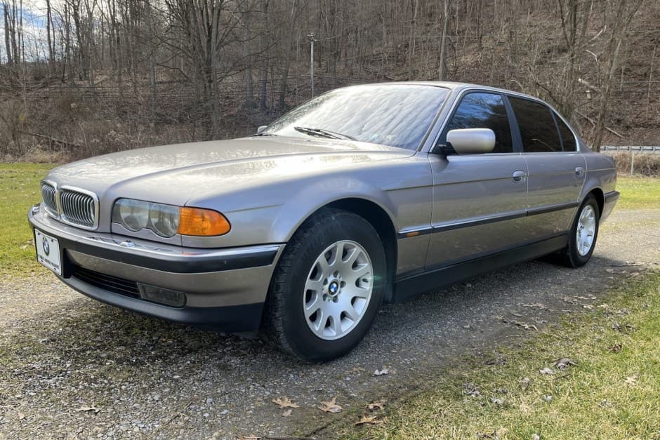 2000 BMW E38 7-Series sold for $11,340