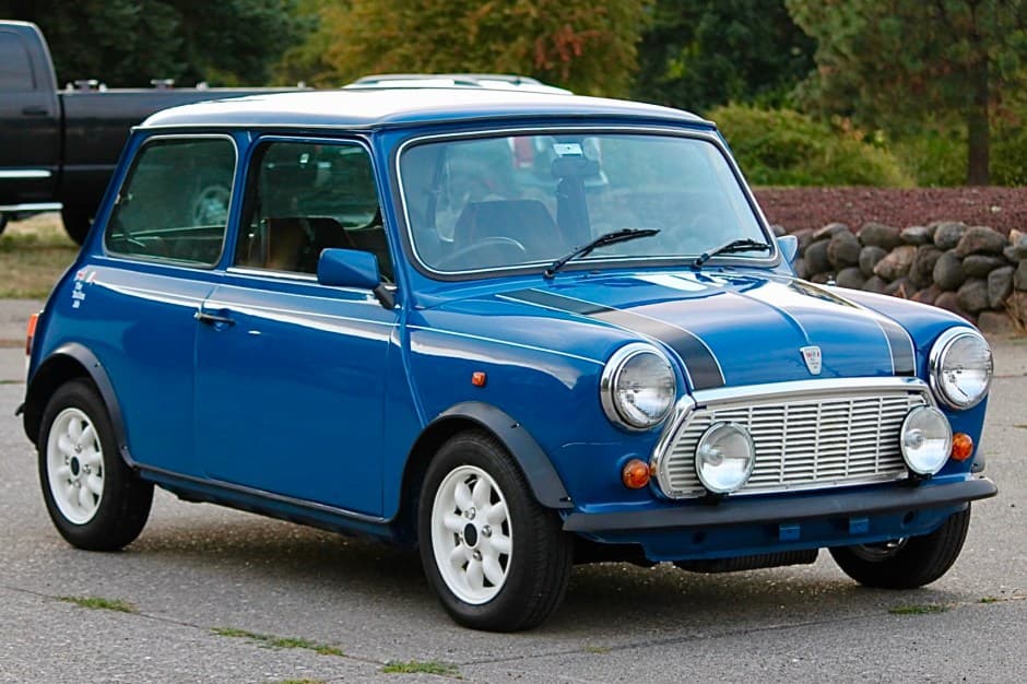 1993 Mini Mk VI & Mk VII sold for $13,250