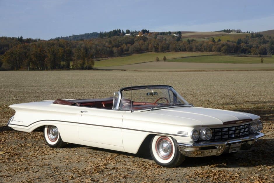 1960 Oldsmobile 88 sold for $18,299