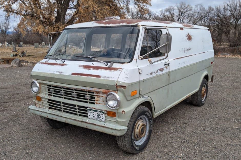 1972 Ford Econoline Van sold for $2,200