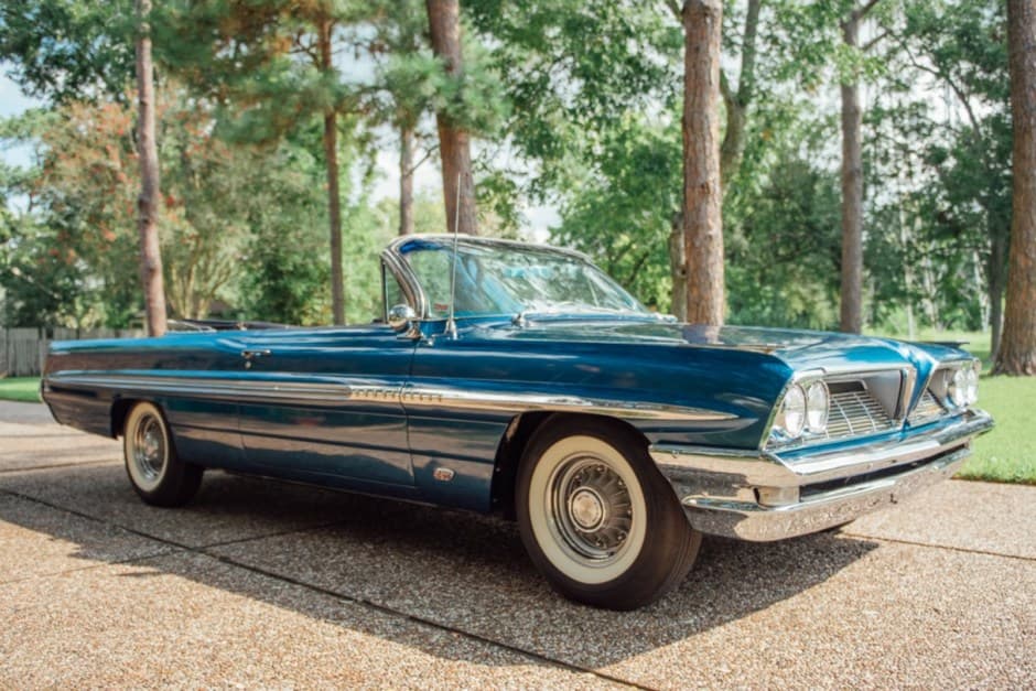 1961 Pontiac Bonneville sold for $33,421