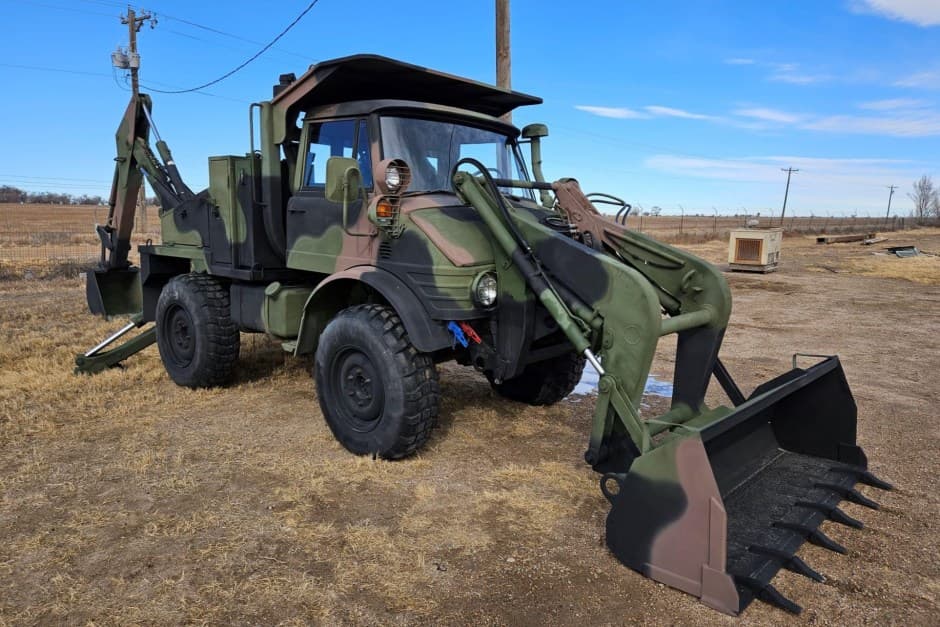 1987 Mercedes-Benz Unimog sold for $30,750