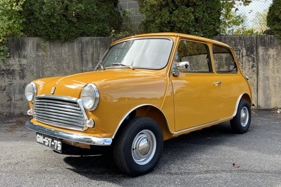 1975 Mini Mk III-Mk V sold for $20,000