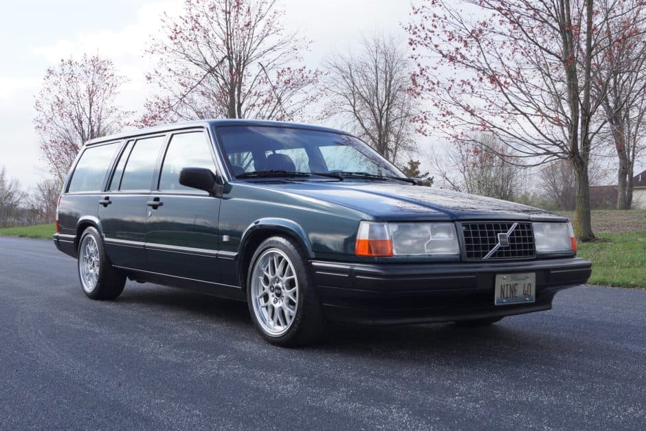 1994 Volvo 900-Series sold for $15,500