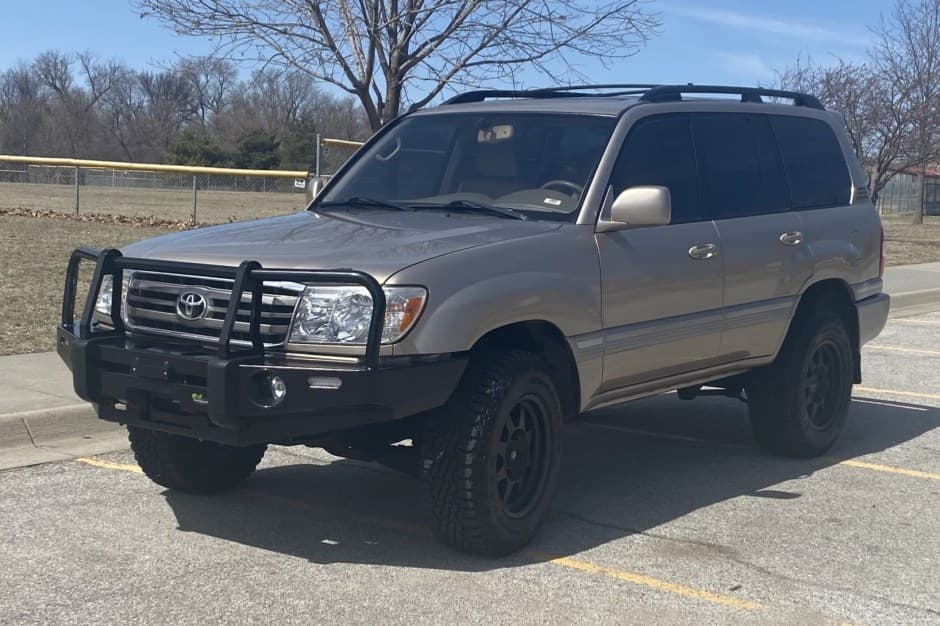 2007 Toyota Land Cruiser 100-Series sold for $19,500