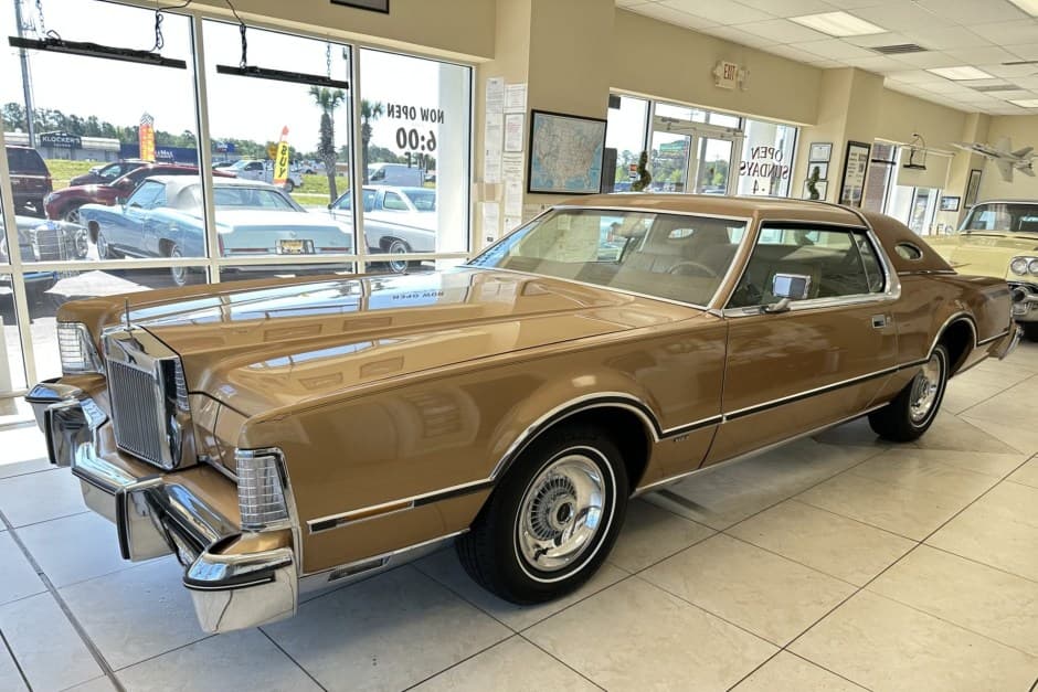1975 Lincoln Continental Mark IV (1972-1976) sold for $24,000