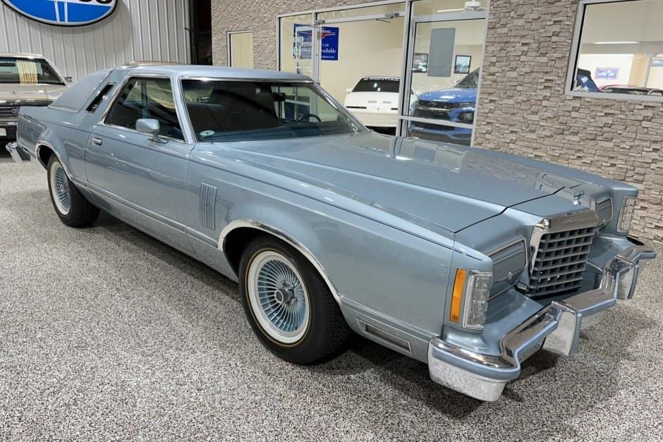 1978 Ford Thunderbird (1977-1979) sold for $28,500