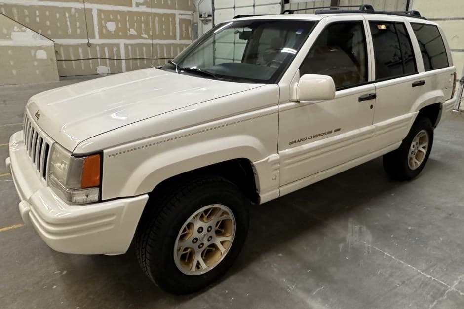 1996 Jeep ZJ Grand Cherokee sold for $8,500