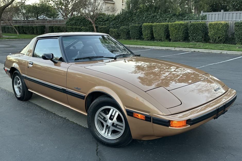 1981 Mazda RX-7 FB sold for $22,750