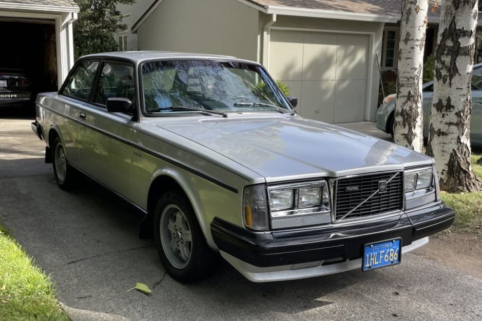 1983 Volvo 240 sold for $21,270