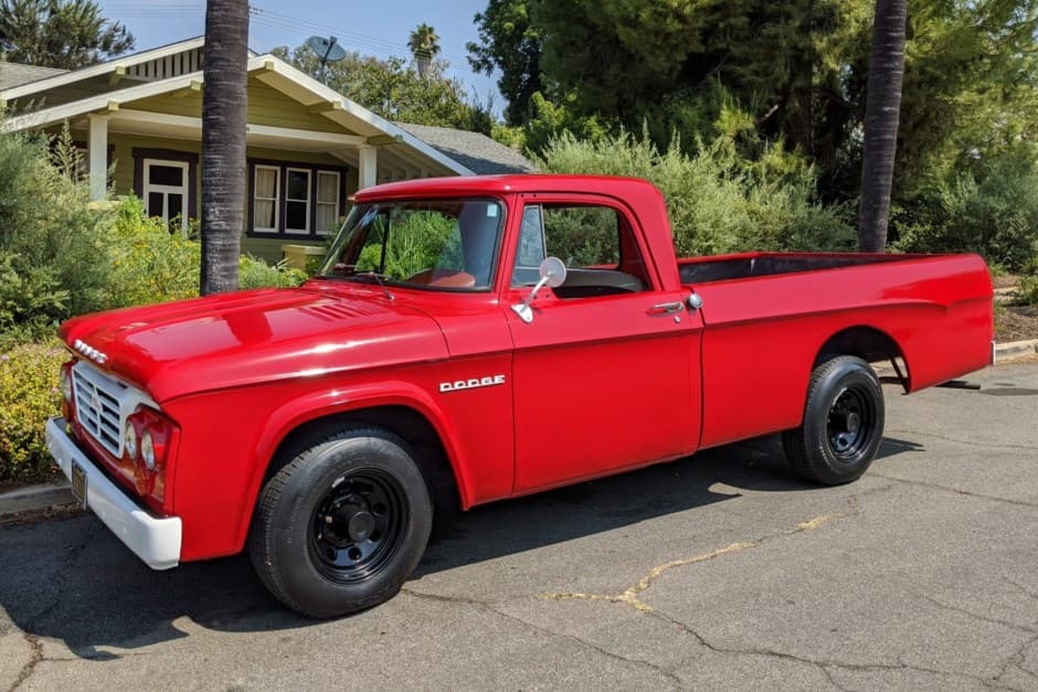 1962 Dodge D-Series (1961-1965) sold for $9,999