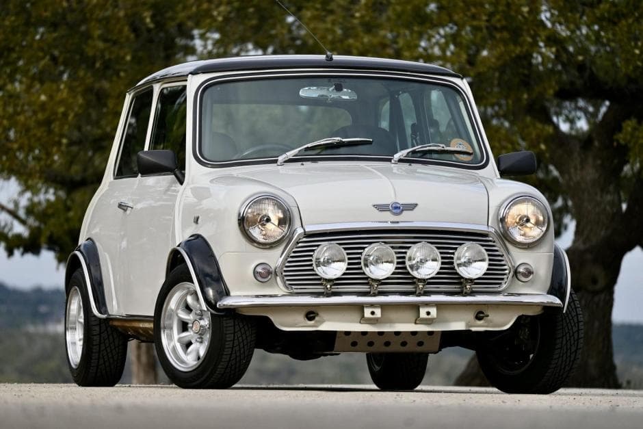 1998 Mini Mk VI & Mk VII sold for $23,750