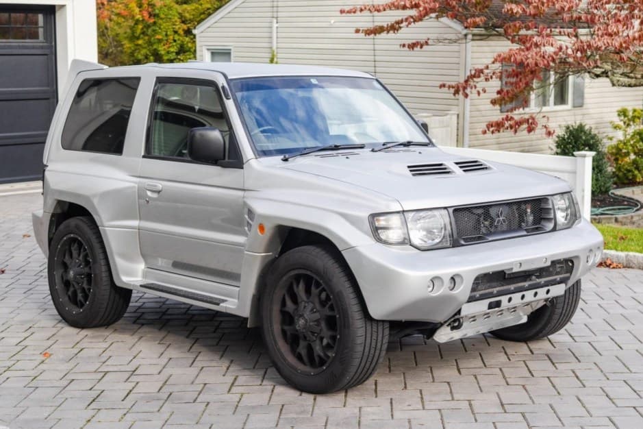 1997 Mitsubishi Pajero & Montero sold for $28,500
