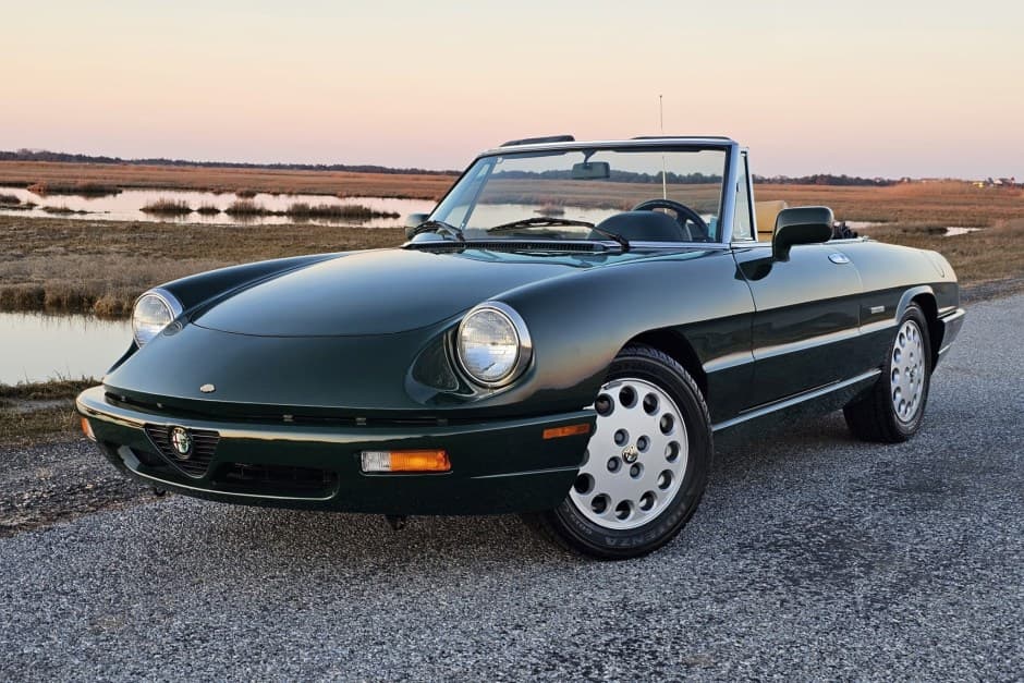 1994 Alfa Romeo 105/115 Spider Series 4 sold for $37,000