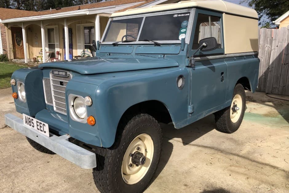 1984 Land Rover Series 88 sold for $16,501