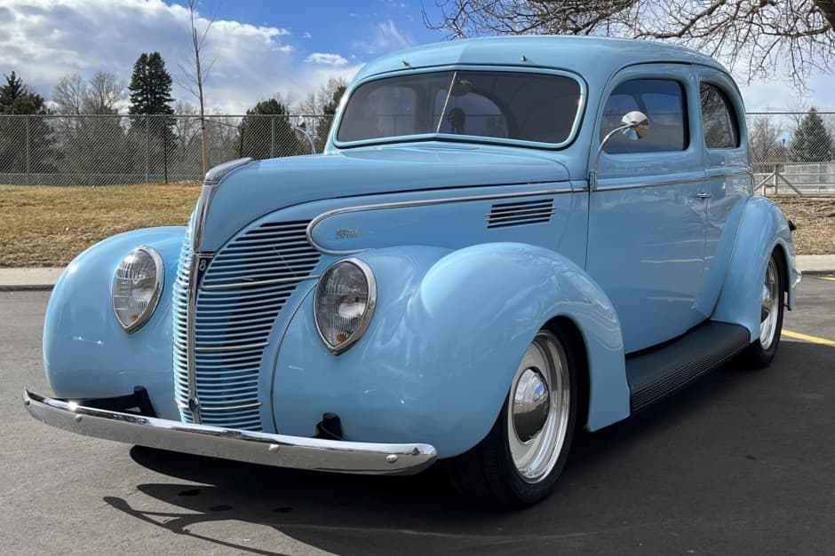 1939 Ford Standard, Deluxe, & Super Deluxe sold for $18,289