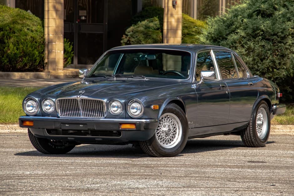 1983 Jaguar XJ Series 3 (1980-1992) sold for $23,083
