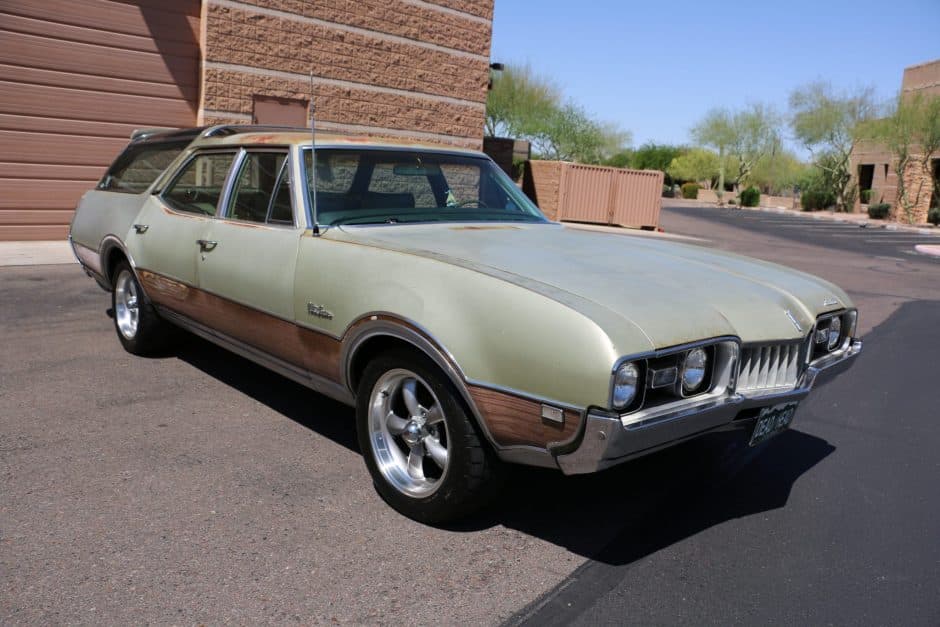 1968 Oldsmobile Vista Cruiser sold for $11,968