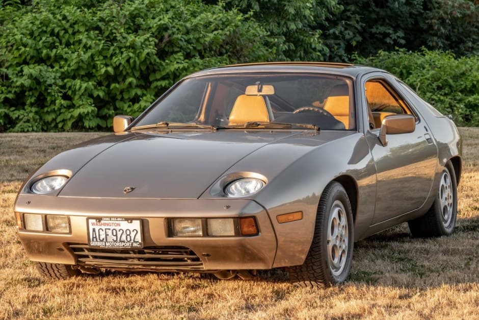 1981 Porsche 928 sold for $27,000