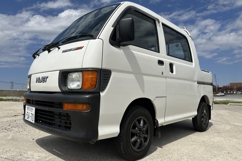 1998 Daihatsu Hijet sold for $11,000