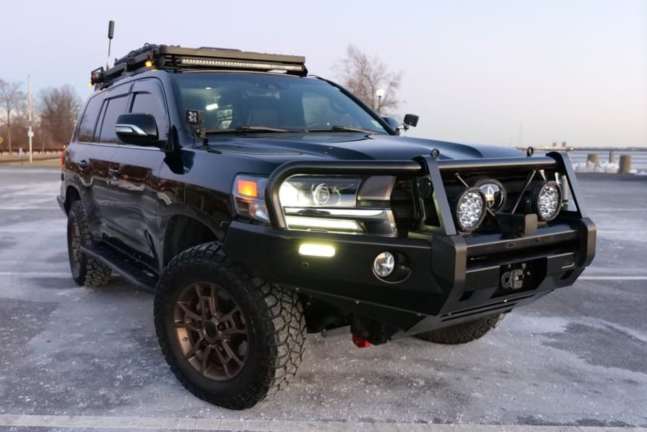 2020 Toyota Land Cruiser 200-Series sold for $68,500