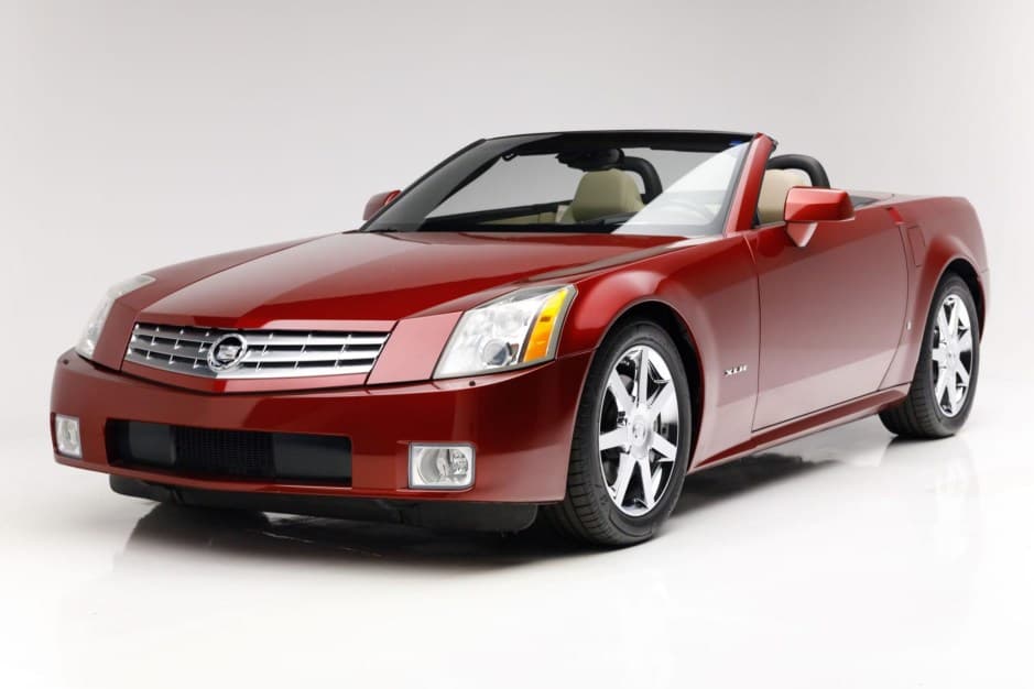 2008 Cadillac XLR sold for $32,000