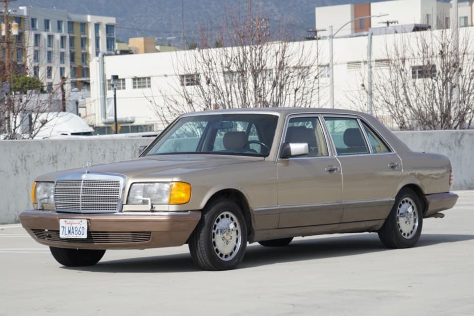 1986 Mercedes-Benz W126 S-Class sold for $5,000