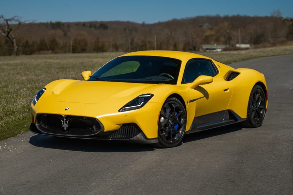 2022 Maserati MC20 sold for $222,022