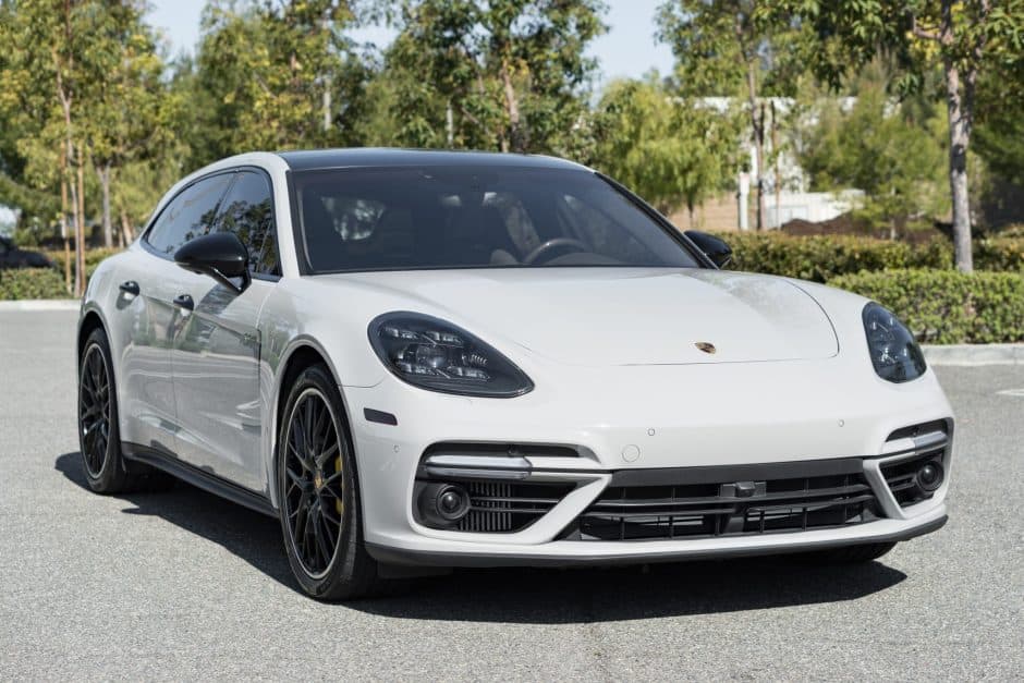 2018 Porsche Panamera sold for $95,000