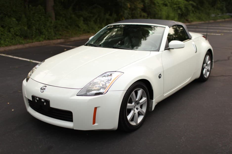 2004 Nissan 350Z sold for $15,000