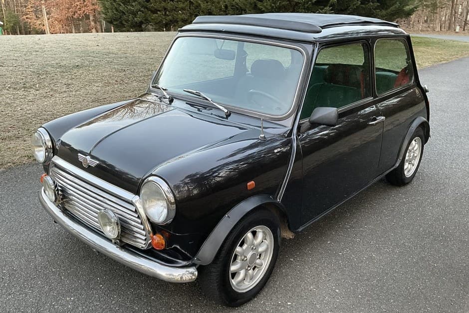 1995 Mini Mk VI & Mk VII sold for $16,000