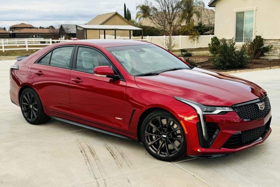 2022 Cadillac CT4 & CT4-V sold for $55,500