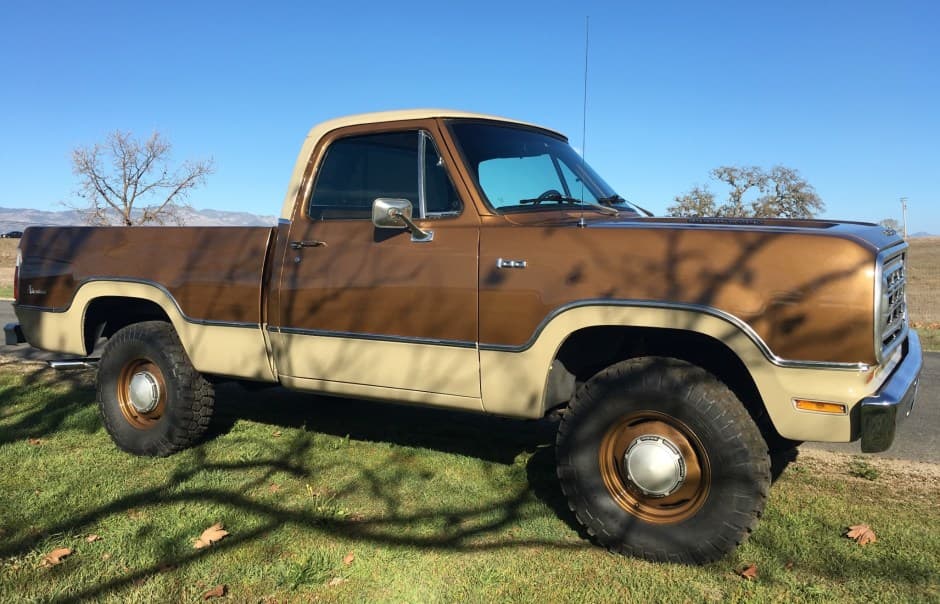 1975 Dodge D-Series (1972-1980) sold for $13,500