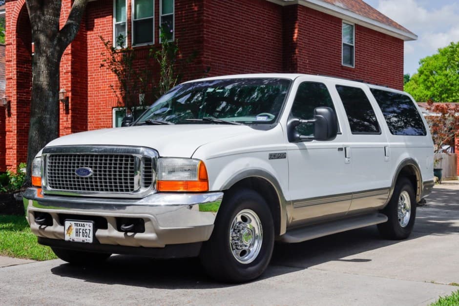 2000 Ford Excursion sold for $16,750