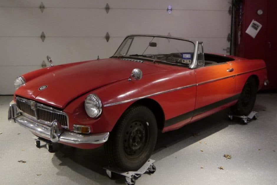 1962 MG MGB sold for $3,500