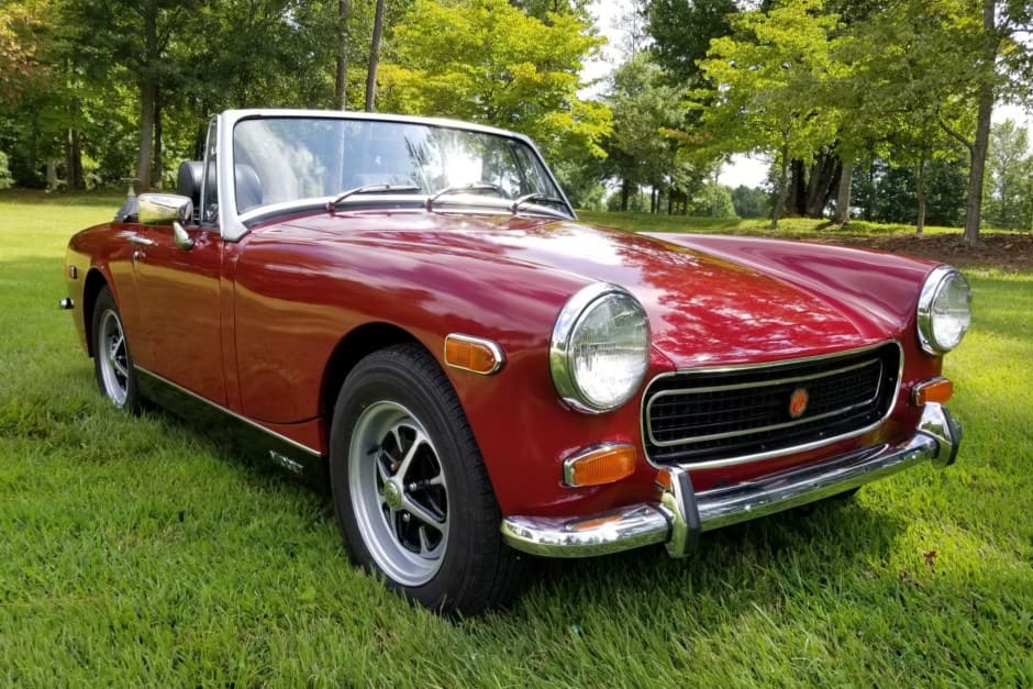 1974 MG Midget sold for $8,620